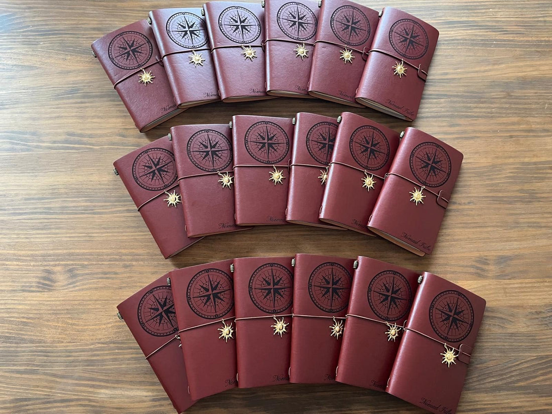 Série de carnets en cuir vegan personnalisés gravés pour un groupe