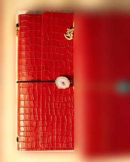 Carnet cuir vegan A5 rouge avec pierre druzy blanche