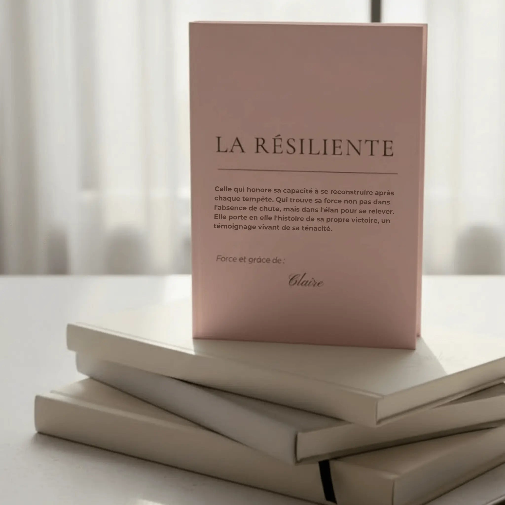 carnet personnalise resiliente pose debout sur un bureau