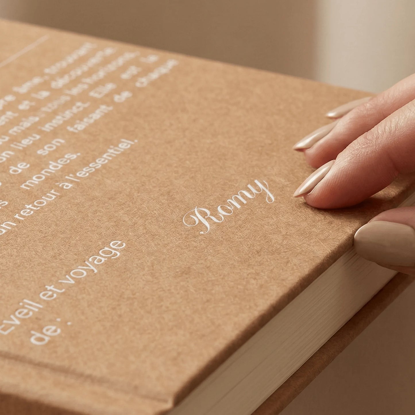 zoom sur le prénom de couverture du carnet la nomade